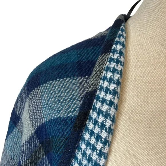 Steve Madden Blue Reversible Plaid Shawl Poncho Cape - Picture 6 of 10